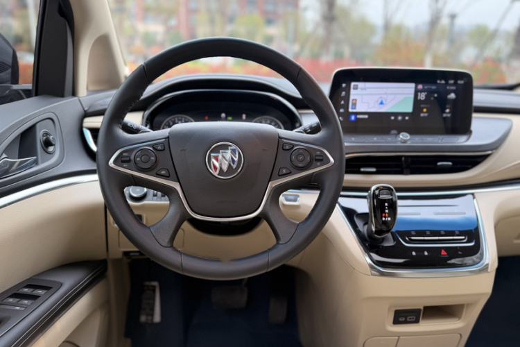 Used Buick GL8 2023 Facelifted Land Cruiser Executive Luxury Version