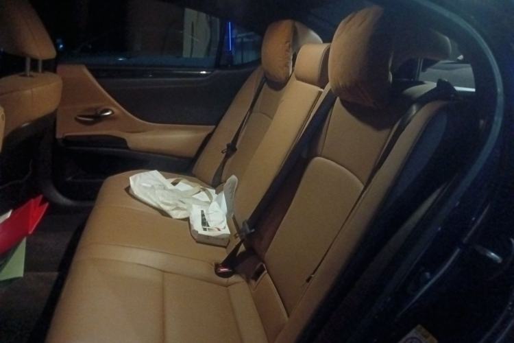 Used Lexus ES 2018 300h Premier Edition China V Standard
