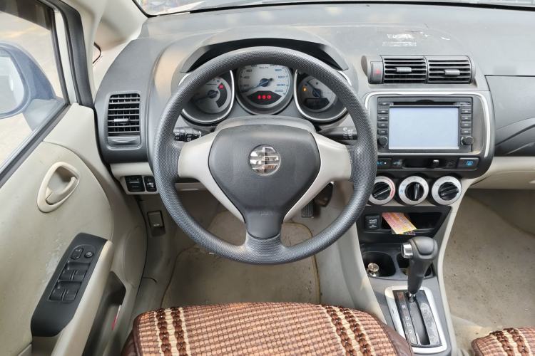 Used Everus S1 2013 1.5L Automatic Comfort Edition Steering Wheel