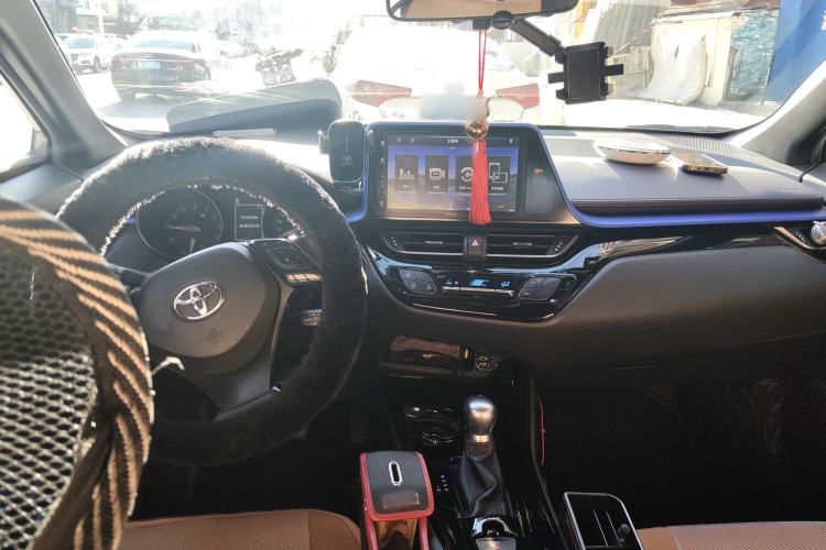 Used Toyota IZOA 2018 2.0L Yichi Version China VI Standard
