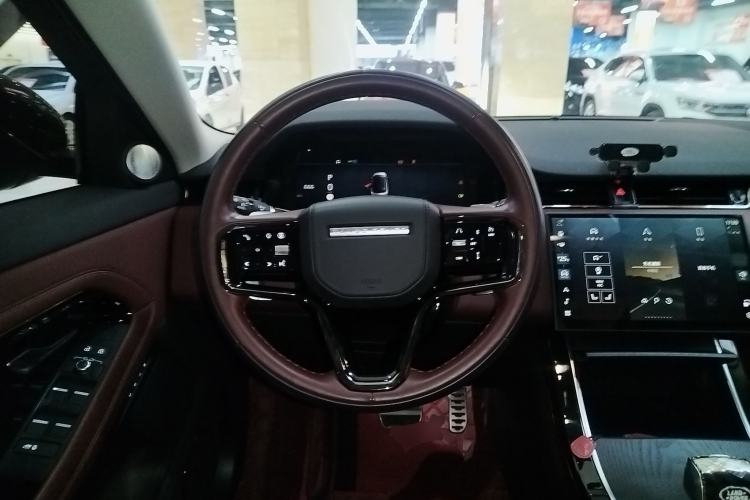 Used Land Rover Range Evoque 2024 Aurora L 249 PS Glowing Limited Edition Steering Wheel