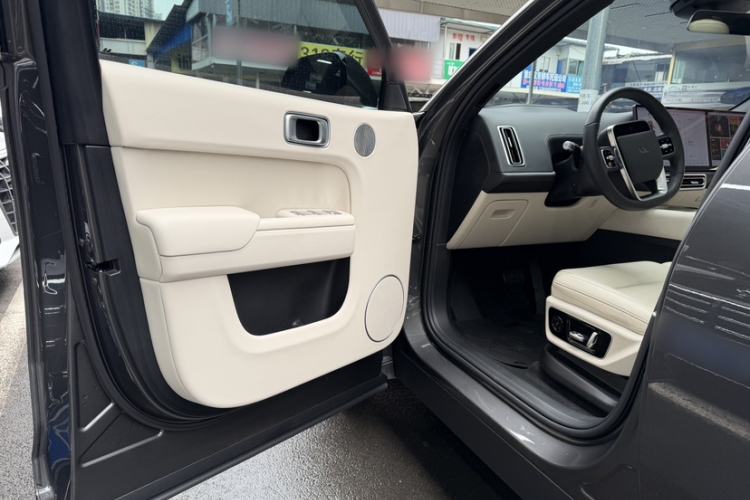 Used Li Auto L7 2023 Air model
