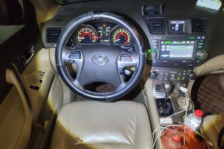 Used Toyota Highlander 2012 2.7L Two-Wheel Drive 7-Seater Luxury Edition