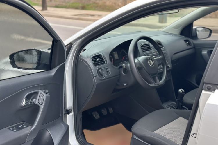 Used Volkswagen Polo 2016 1.4L Manual Fashion Model
