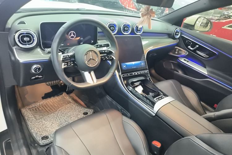 Used Mercedes-Benz CLE 2024 CLE 260 Convertible Coupe Center Console