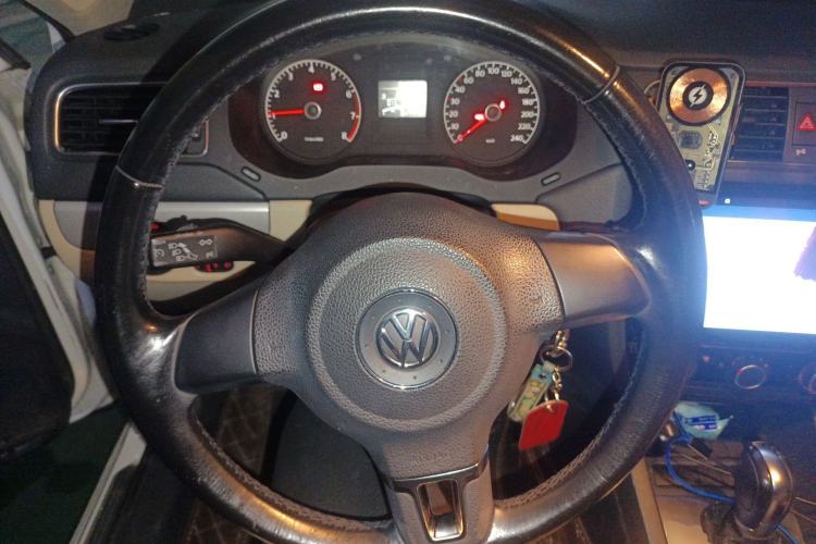 Used Volkswagen Sagitar 2014 1.6L Automatic Comfort Model Steering Wheel