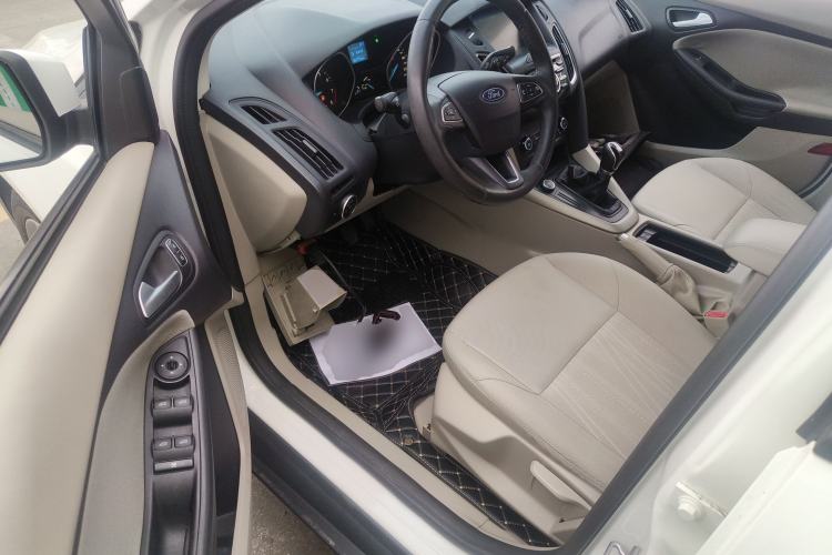 Used Ford Focus 2018 Sedan Classic 1.6L Manual Comfort Plus SmartDrive Edition Driver Seat