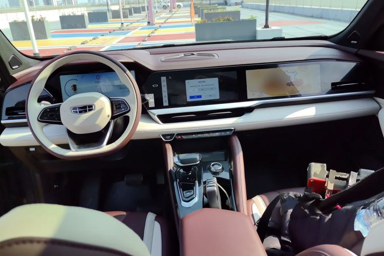 Used Geely Auto Monjaro L 2021 2.0TD DCT EVO Two-Wheel Drive Smart Luxury Version Center Console