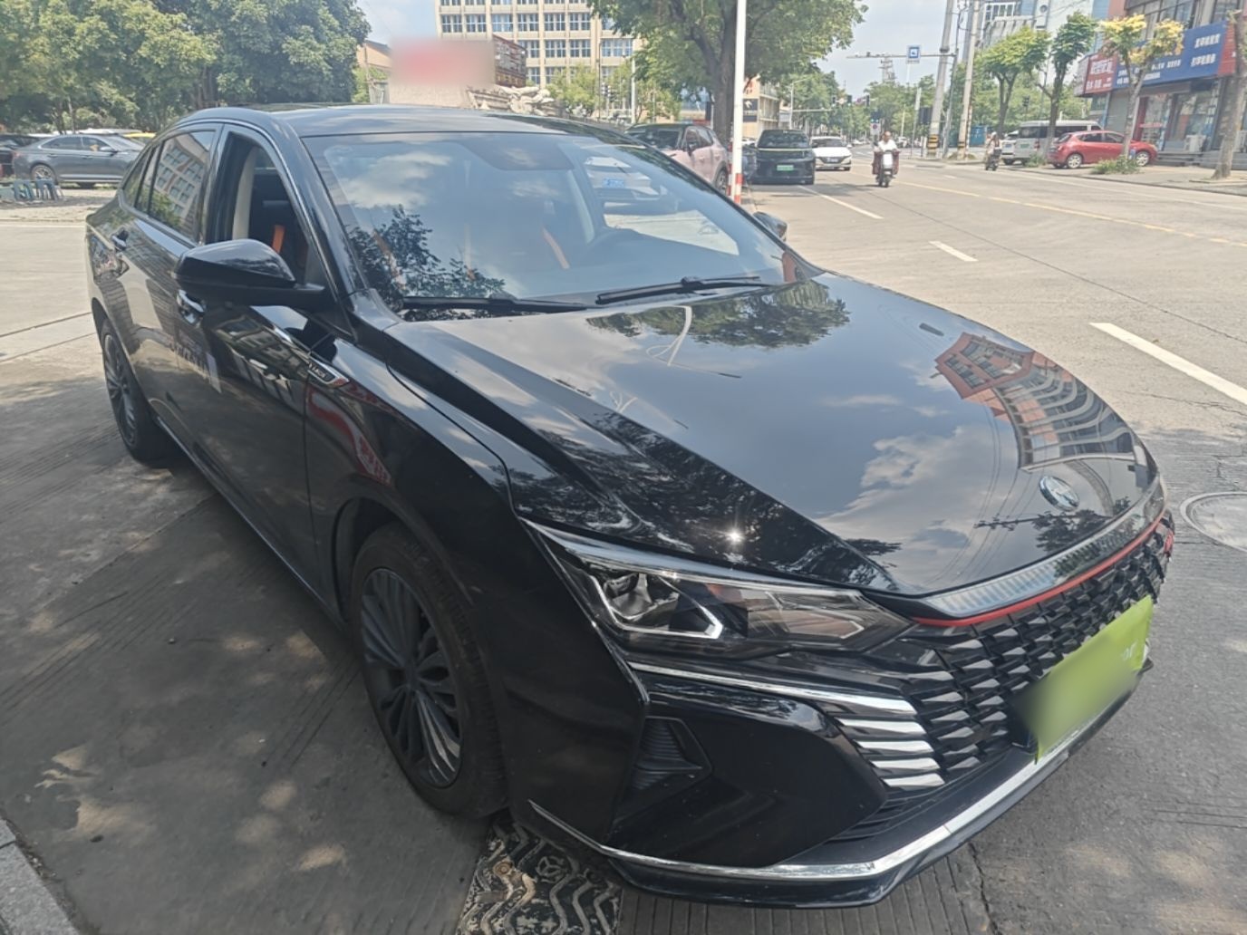 Dongfeng Aeolus Yixuan MAX 2023 1.5T Ultra-Stylish Trendsetting Dad Edition — снимка 3