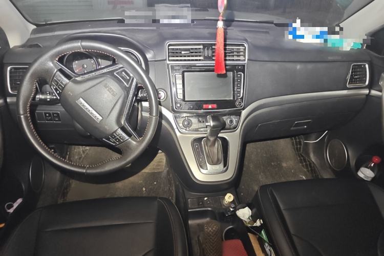 Used Haval M6 2017 1.5T Automatic Two-Wheel Drive Elite Model Center Console