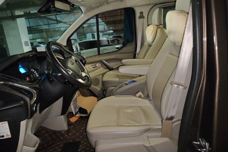 Used Ford Tourneo Custom 2016 2.0T Manual Elite Version Left Front Seat