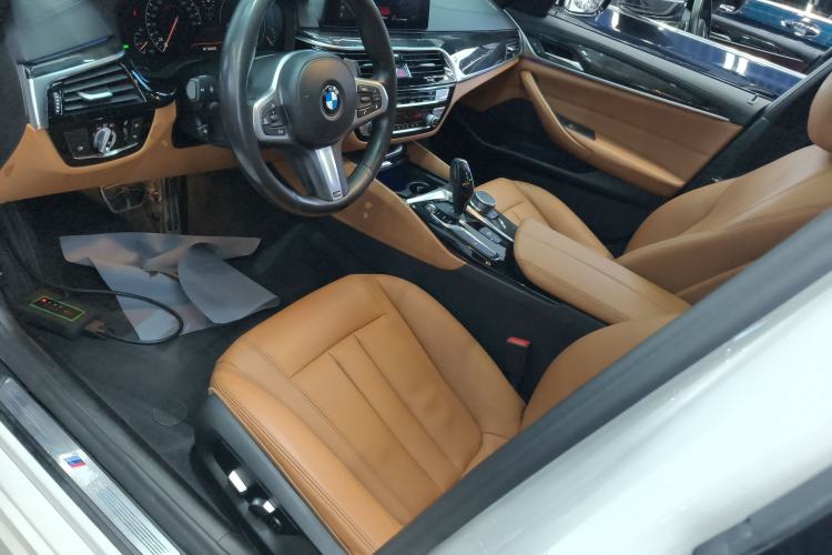 Used BMW 5 Series 2019 Facelifted 530Li Leading Edition M Sport Package