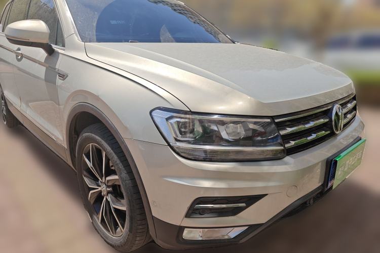 Used Volkswagen Tiguan L 2019 330TSI Automatic Two-Wheel Drive Smart Luxury Version China VI Standard Front Right 45 Deg