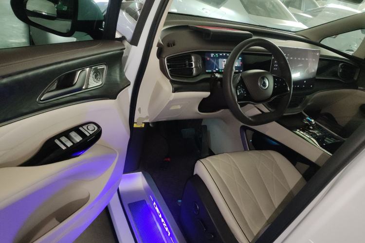 Used Denza D9 2024 DM-i 1050 Luxury Model