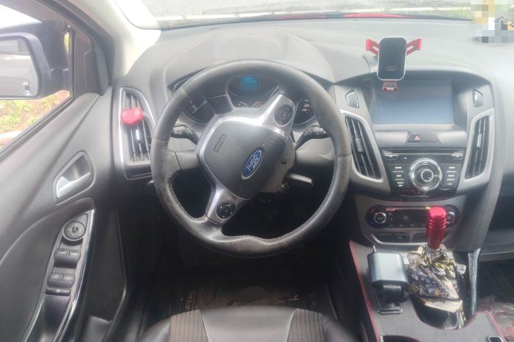 Used Ford Focus 2012 Hatchback 1.6L Manual Fashion Edition
