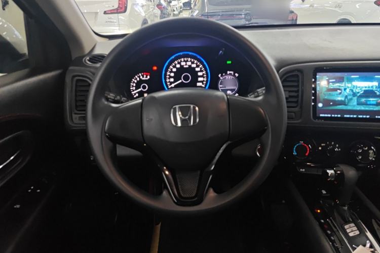 Used Honda Vezel 2020 1.5L CVT Elite Edition Interior 3