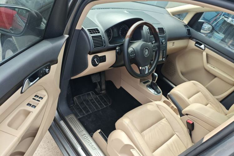 Used Volkswagen Touran 2015 1.4T DSG Comfort Edition 5 Seats Driver Seat