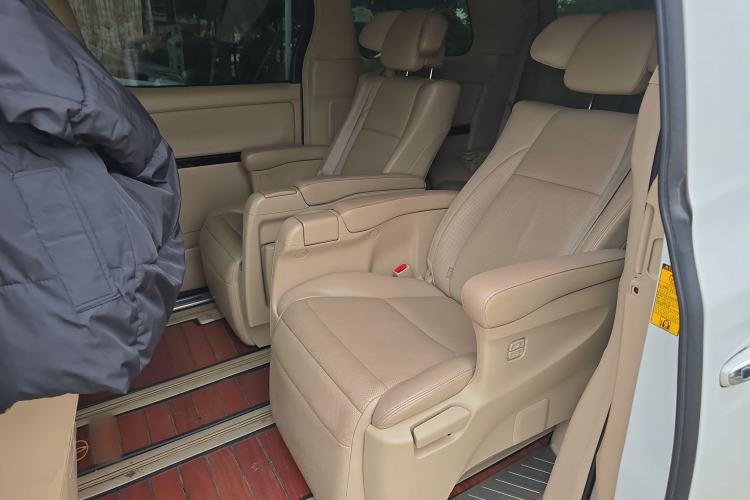 Used Toyota Alphard 2012 3.5L Luxury Edition
