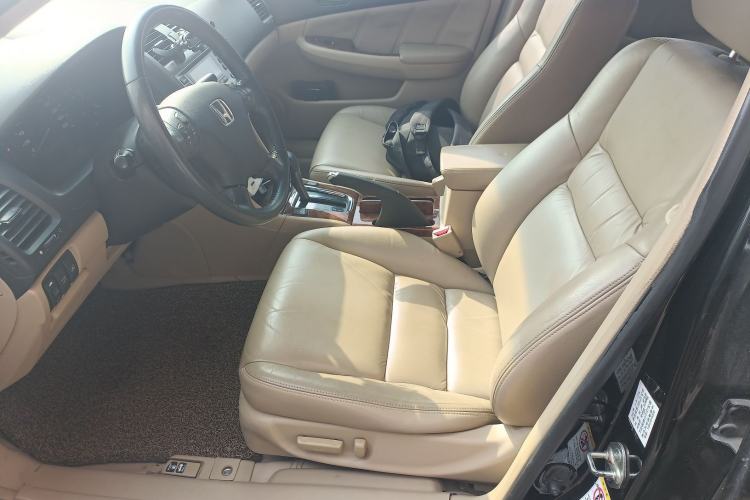 Used Honda Accord 2006 2.4L standard version
