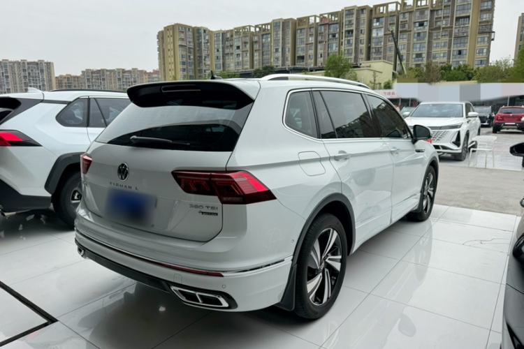 Used Volkswagen Tiguan L 2023 Facelift 380TSI Automatic All-Wheel Drive R-Line Flagship 7-Seater Exterior 5