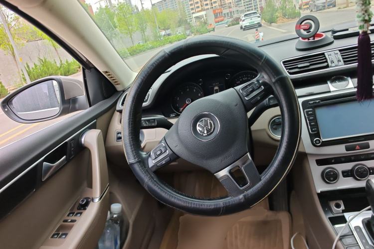 Used Volkswagen Magotan 2015 Facelift 1.8TSI Luxury Model Steering Wheel