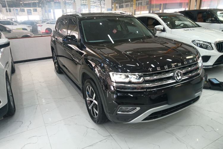 Used Volkswagen Teramont 2017 330TSI Two-Wheel-Drive Luxury Edition Front Right 45 Deg