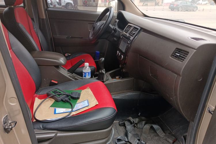 Used Wuling Rongguang V 2016 1.2L Standard Version Right Front Seat