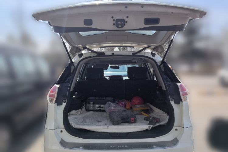 Used Nissan X-Trail 2014 2.0L CVT Comfort Edition 2WD Trunk