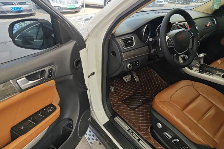 Used Haval H8 2015 2.0T Two-Wheel-Drive Luxury Version Driver Seat