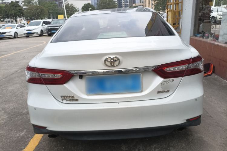 Used Toyota Camry 2018 2.0G Luxury Edition
