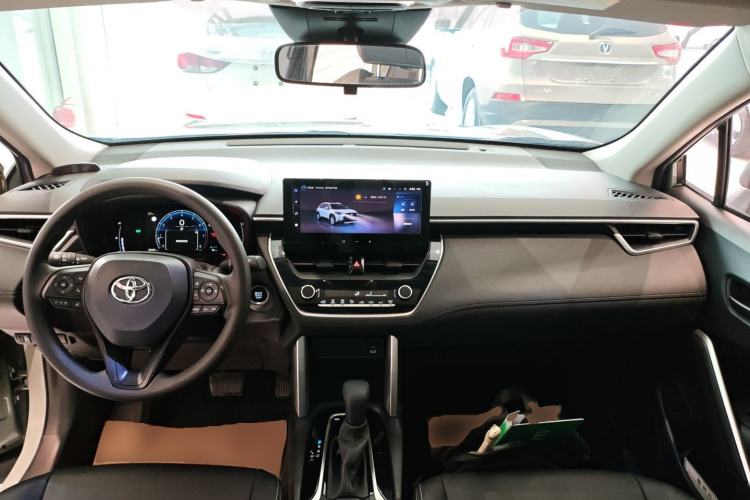 Used Toyota Corolla Cross 2023 2.0L Elite Edition Center Console