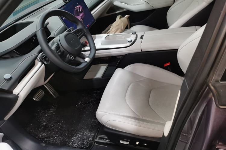 Used Xiaomi Auto SU7 2024 Four-Wheel Drive Ultra-Long Range Advanced Intelligent Driving Max Edition Left Front Seat