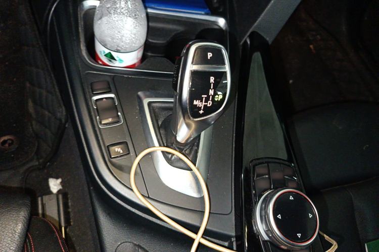 Used BMW 4 Series 2014 428i Convertible Sport Design Package Gear Lever