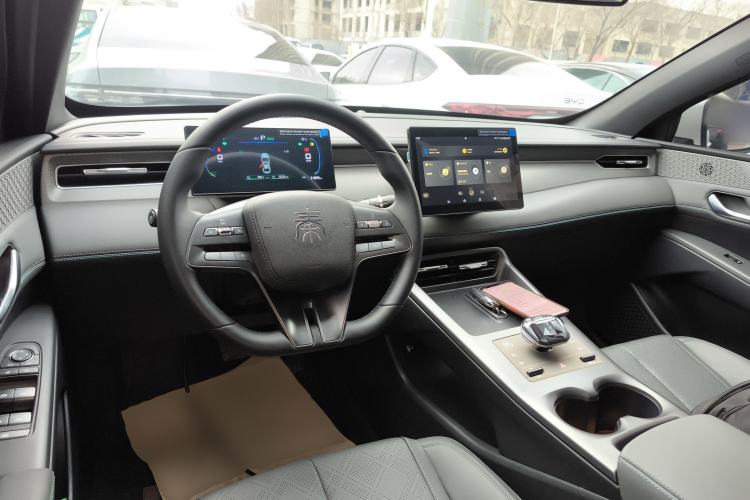 Used BYD Qin PLUS 2025 DM-i Smart Drive 55KM Leading Model
