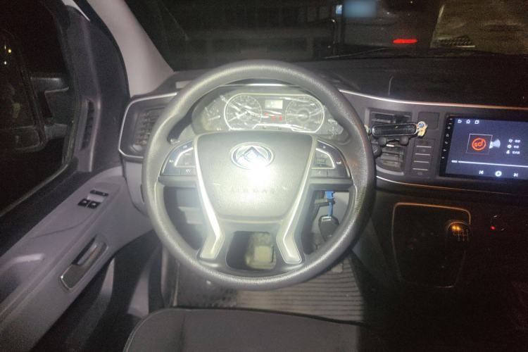 Used SAIC MAXUS Xintu V80 2025 Value Edition Aoyuntong 2.0T Manual Short Wheelbase Ultra-Low Roofline 127 Ps 5/6 Seats
