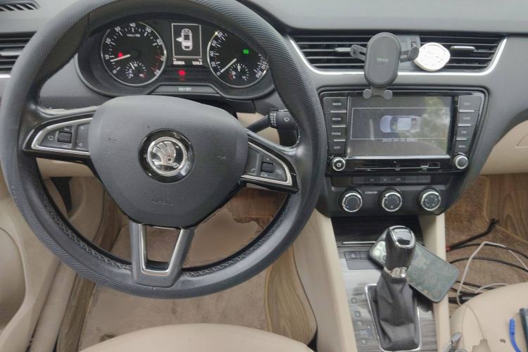 Used Skoda Octavia 2016 1.6L Automatic Smart Drive Edition Steering Wheel