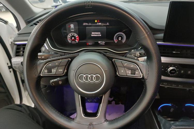 Used Audi A4L 2020 40 TFSI Fashion Dynamic Model Steering Wheel