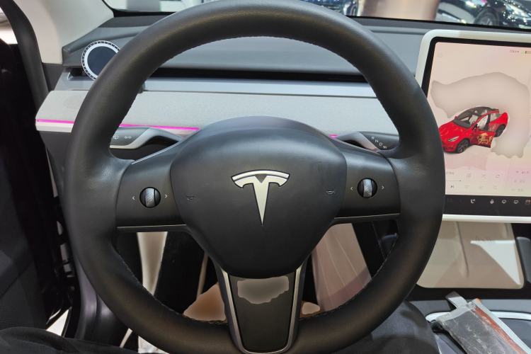 Used Tesla Model Y 2023 Long-Range All-Wheel-Drive Version