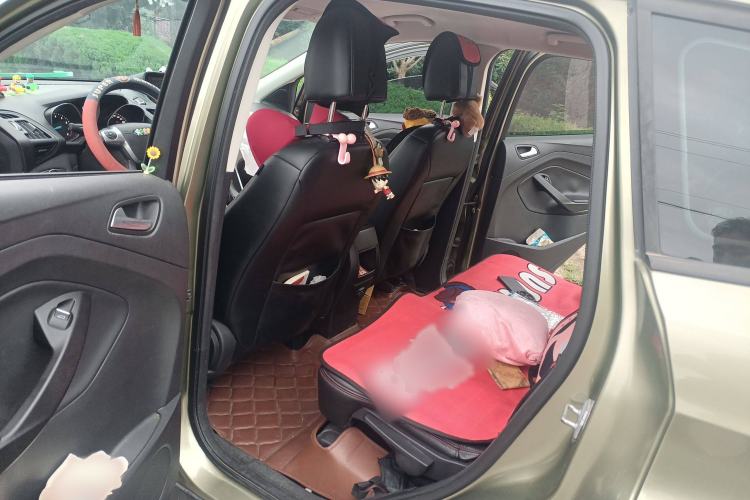 Used Ford Kuga 2013 1.6L GTDi Two-Wheel-Drive Comfort Model
