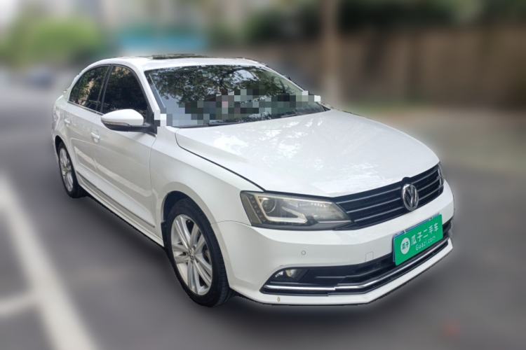 Used Volkswagen Sagitar 2015 280TSI Automatic Flagship Model Front Right 45 Deg