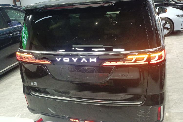 Used VOYAH Dream 2025 PHEV Four-Wheel-Drive Flagship Kunpeng Edition
