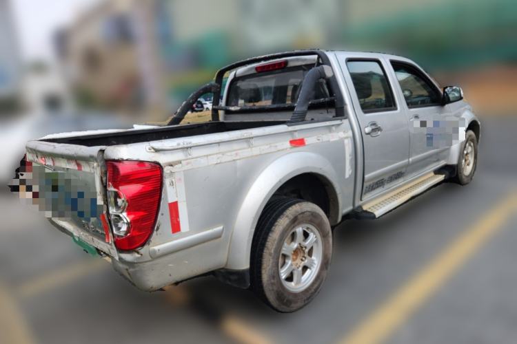Used Great Wall Wingle 5 2013 2.0T European Version Two-Wheel Drive Elite Edition 6MT Big Double Cab GW4D20B
