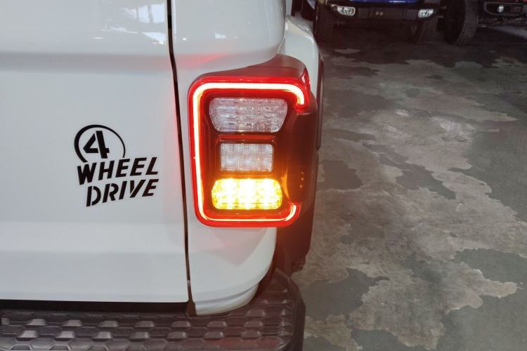 Used Jeep Gladiator 2022 3.6L Pioneer Edition
