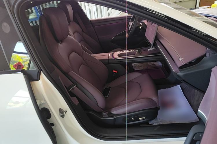 Used Xiaomi Auto SU7 2024 Four-Wheel Drive Ultra-Long Range Advanced Intelligent Driving Max Edition
