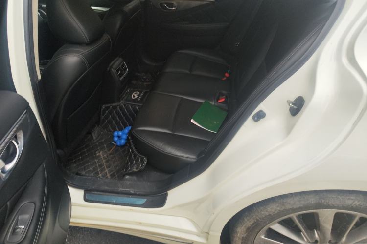 Used Infiniti Q50L 2018 2.0T Enjoyment Version China VI Standard