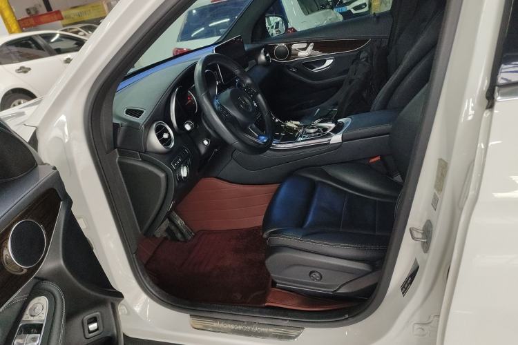 Used Mercedes-Benz GLC 2018 Facelift GLC 260 4MATIC Luxury Edition
