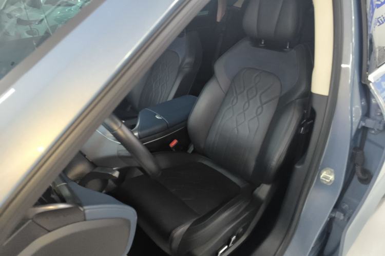 Used VOYAH FREE 2021 Four-Wheel Drive Standard Range-Extended Exclusive Luxury Package Left Front Seat