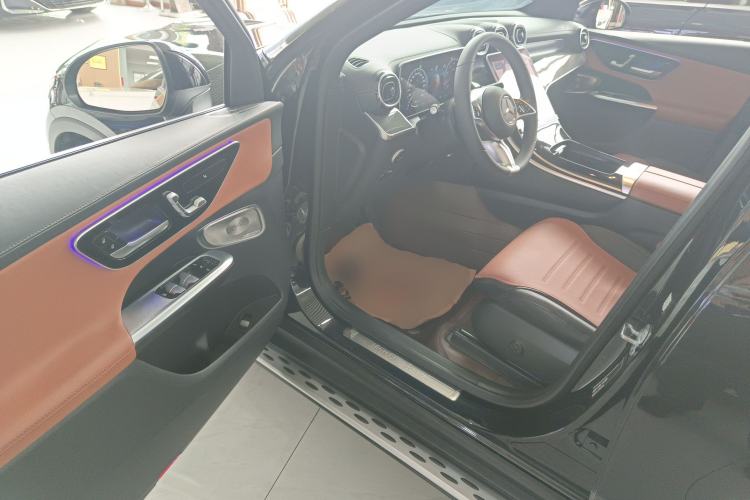 Used Mercedes-Benz GLC 2023 GLC 260 L 4MATIC Dynamic Edition 5-seater
