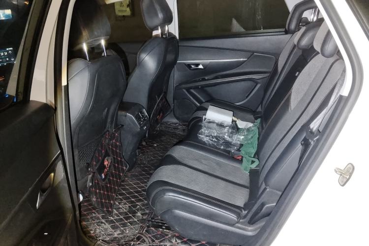 Used Peugeot 5008 2017 350THP 7-Seater Elite Edition Interior 4