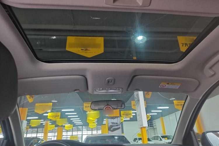 Used Venucia T70 2018 2.0L CVT Smart Enjoyment Version
